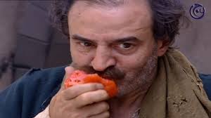 وزيرة خارجية ألمانيا ترتدي درع واقي من الرصاص في #دمشق .