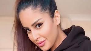 It is for those who don't have a perfect figure but want to wear all kinds of funky and trendy clothes. Meet Bishamber Das The First British Asian Plus Size Model Hindustan Times