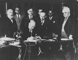 Starting with the election of 1935, federal voters lists were created. Rb Bennett Albert County Museum Rb Bennett Centre