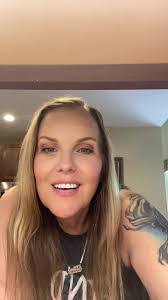 Ellen Wolner's Instagram, Twitter & Facebook