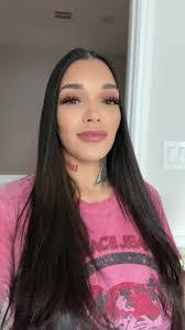 Neyda Garza's Instagram, Twitter & Facebook