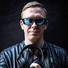 Ed Lynam (@djedlynam)