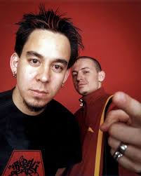 Mike Shinoda and Chester in 2001🔥