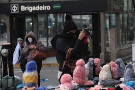 Maybe you would like to learn more about one of these? Sp Tera Duas Ondas De Frio Intenso No Inverno 2021 Preve Especialista Noticias R7 Sao Paulo