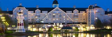 Distanza da disney parchi 15 min a piedi, 8 min con la secondo i nostri clienti, il disney's newport bay club è uno dei migliori hotel per famiglie. Disney S Newport Bay Club L Disneyland Paris Hotels