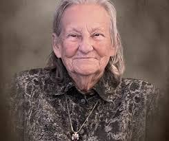 Dana Delong's Instagram, Twitter & Facebook