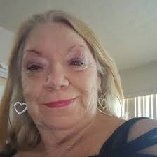 Who is the one high school teacher you'd love to see again? Share your most  memorable teacher & story about them below 💬