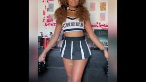 痴女パンチラチアリーダーはチームにひどく望んでいます