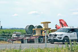The number of agents deployed on the canadian border grew from 340 in 2001 to more than 2,237 in 2011, an increase of almost 560%, according to the migration policy. New U S Canada Border Fence Unlawful Argues Blaine Immigration Lawyer Abbotsford News