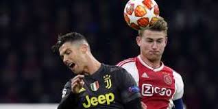 De ligt vindt het een mooi compliment dat er veel over hem geschreven wordt, maar desondanks probeert hij alle aandacht zo veel mogelijk van zich af te schuiven. Matthijs De Ligt Mit Eigentor Beim Startelf Debut Fur Juventus