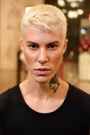 Primeiro homem trans no SPFW é do DF: "Tinha medo do preconceito"