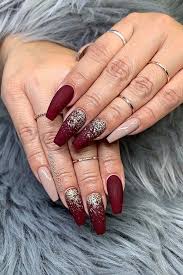 Coffin nails are actually long, slender nail forms. 23 Chic Ways To Wear Maroon Nails This Fall Blog De Mujeres