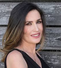 Ecco chi è la giornalista Rai Incoronata "Cora" Boccia. Tra laurea in  anticipo e marito in politica