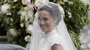 Ihr weißes brautkleid ist von oben bis unten dekoriert mit feiner spitze. Pippa Middleton Pippa Hat Mit Ihrem Brautkleid Alles Richtig Gemacht Augsburger Allgemeine