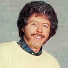 Kenneth Lovelace's Instagram, Twitter & Facebook