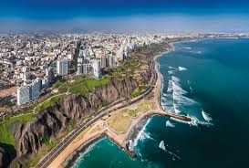 Peru is one of the world's most varied countries. Peru Rundreise Lima Arequipa Colca Canyon Puno Titicacasee Cusco Sacred Valley Machu Picchu Schnappchen Sichern
