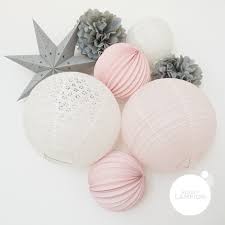Maybe you would like to learn more about one of these? Lampions Et Pompons Rose Pale Et Gris Pour Deco Murale Fille Ou Bebe