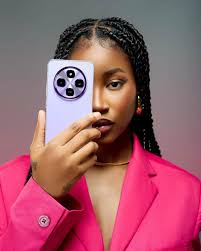 Who needs accessories when the Redmi 14C in dreamy purple is this stylish?  💜 Feels good, looks good, and takes night selfies that hit differently!