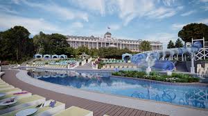 Currently the big blue pool at art of animation is closed for refurbishment. Grand Hotel On Mackinac Island Spends 10m On Famous Pool New Slide