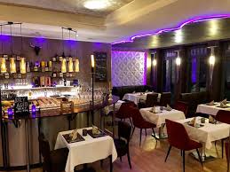 Roca is committed to the process of experiencing, responding to, creating, and presenting art. La Roca Ihr Steakhouse In Deggendorf Frische Steaks Usw