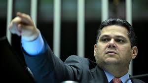Com derrota de Messias, oposição articula com Alcolumbre barrar indicações  até as eleições