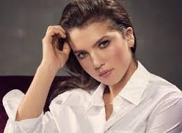 A Day In The Life An Exclusive Interview With Maya Henry Huffpost