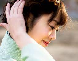 僕はロリコンかもしれない。。。 初めて見たときドキドキした。 いつの間にか股間が熱くなり、しっかりと勃起していた。 中学生を見ていて勃起した。 avじゃないのに・・・いつの間にかシコってた。 Feh9hwsmk0v2gm