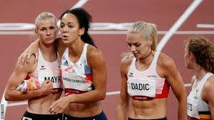 Cette discipline est plus souvent pratiquée par les femmes, pour lesquelles elle constitue un équivalent du décathlon, mais elle peut être pratiquée par les hommes, généralement lors des compétitions en salle (alors que les femmes. Mc Ita1g5ez4km