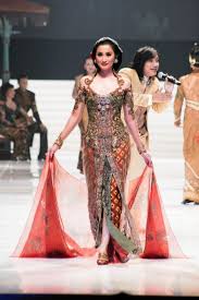 Anne avantie/ kebaya panjang / anne avantie/ kebaya panjang : Igri Na Telefon Nokia Igry Dlya Nokia Skachat Besplatno Java Igry Dlya Nokia Nokia Model Pakaian Wanita Gaun Kebaya Modern