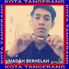 Di dalam sendu yang teramat kulihat senja yang berlabuh dan malam pun melepas layar kaku aku di sini bersama harapan terbakar verse 2: Madah Berhelah Lyrics And Music By Ziana Zain Arranged By Ipunk 1810