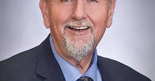 Lynn Guyer's Instagram, Twitter & Facebook