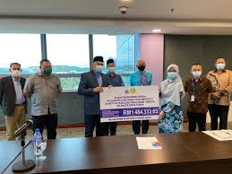 Permohonan bantuan sekolah kerajaan negeri selangor 2018 kronis u. Arifin Sampaikan Dermasiswa Muis Lebih Rm1 4 Juta Untuk 199 Pelajar Sabah Daily News Sabah Daily News