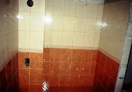 O baie micuta are nevoie de modele simple in ceea. Model Baie Imagini Modele Baie Cu Gresie Si Faianta De Culoare Crem Bej Maro Galerie Imagini Amenajari Interioare Finisaje Baie