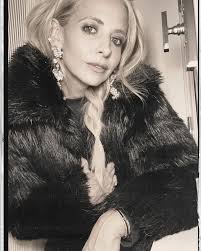 Just Beautiful, has her own unique Gorgeousness…. Yep…. Beautiful