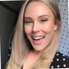 Alice Kenyon's Instagram, Twitter & Facebook