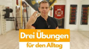 Kung fu (also known as gung fu) is a chinese martial arts that focuses primarily on hand & arm strikes and kicking techniques. How To Kung Fu Drei Kung Fu Ubungen Fur Den Alltag Youtube