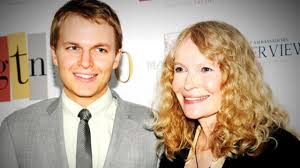 About ronan's being treated as if he were a member of their family, and she. Mia Farrow S Bombshell Son S Father Possibly Frank Sinatra Video Abc News