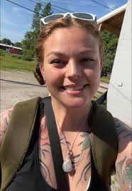 What's a good cash tip for a 200 an hour tattoo artist?