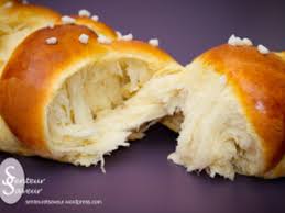 Brioche Tressee Moelleuse A La Mie Filante Pour Le Petit Dejeuner Recette Par Senteur Et Saveur
