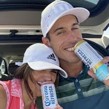 Danielle Trapani and Jean Du Toit's Wedding Registry