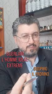Noa, 1998'de Olivier Cresp tarafından tasarlanan ve bugün bile pek çok  kadının varlığından habersizi olduğu muhteşem Cacharel parfümü. Bir erkek  olarak bu kadar hoşlandığım bir parfümün kadınlar tarafından fazla ilgi  görmemesi beni