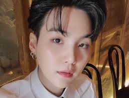 Suga's brother min geumjae (left) with suga (right) | @goldjay89/ . Ini Dia Kabar Terbaru Suga Bts Pasca Operasi Dari Sang Kakak Dan Jimin Penasaran Jurnal Gaya