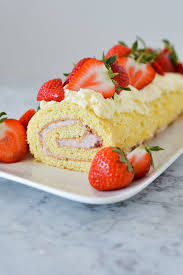 Erdbeer Roulade Fork And Flower Kuchen Rezepte Kuchen Ideen Hausgemachte Kuchen
