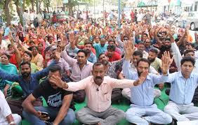 Safai Karamcharis, other employees protest, highlight demands