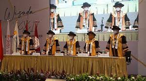 Petunjuk ke sekolah tinggi ilmu hukum iblam (jakarta pusat) dengan transportasi umum. 153 Wisudawan Iblam School Of Law Ikuti Prosesi Sidang Senat Terbuka Wisuda Luring Wartakotalive Com