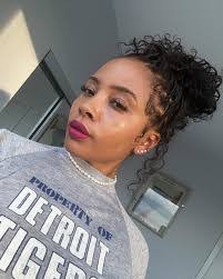 Jasmine Sharpe's Instagram, Twitter & Facebook