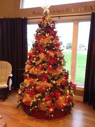 Red Gold Traditional Christmas Tree With Deco Mesh And Poinsettia S Cool Christmas Trees Red And Gold Christmas Tree Christmas Tree Decorations