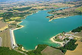 Possibilité de louer des vtt sur place. Lac De La Ganguise