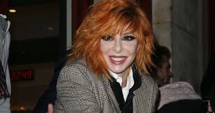 Изучайте релизы mylène farmer на discogs. Mylene Farmer Slapped By A Good Sister The Astonishing Anecdote Of The Singer On Her Childhood Newsy Today