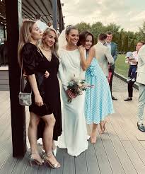 You can buy or rent high end dresses from brands like pronovias, jiemo, vera wang, movous, sophia, jenny packham. Hvtpw9went2r9m